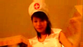 アマチュアのアジア人看護師が、自家製のビデオで患者にワイルドなライドを与える。
