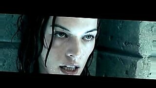 Scena seksu z zombie w stylu Resident Evil z nieumarłym podnieceniem i goryczą pasją.