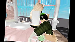 Il gameplay di Roblox incontra un erotico a tema scolastico bollente.