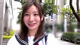 Μια Γιαπωνέζα έφηβη επιδίδεται σε καυτές σεξουαλικές δραστηριότητες.