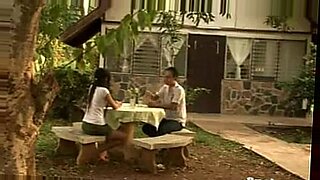 Een gepassioneerde ontmoeting tussen twee geliefden op een Thaise sekstape.
