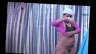 Cô gái Ấn Độ khám phá tình dục trong video có chủ đề mallu