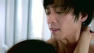भावुक और तीव्र दृश्यों वाली कोरियाई सेक्स फिल्में देखें।