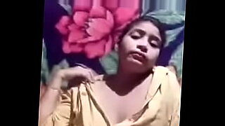 Arabska Sodi Kaddhma prosi o seks przez telefon z Bangladeshi Shilppe.