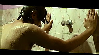 Albert Martinez terlibat dalam adegan seks yang panas dalam filem penuh Tagalog.