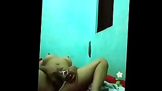 Khmer GF reveals tight pussy and moans