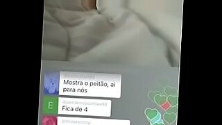 Wanita Brazil menjadi liar di webcam.