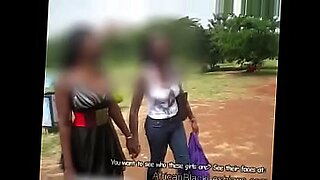 Ugandyjska laska głośno krzyczy podczas intensywnego seksu.