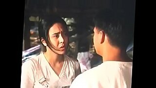 Odważny filipiński film z udziałem scen Sarigon Tagalog.